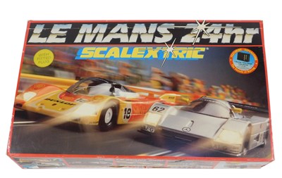Lot 219 - A Scalextric Le Mans 24 Hour slot car set C440,...