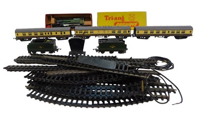 Lot 271 - Tri-ang Railways TT gauge, including T91 4-6-0...