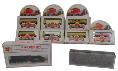 Lot 292 - Bachmann N gauge locomotive and rolling...