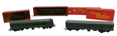 Lot 298 - Tri-ang OO gauge locomotives, including R253 0-...