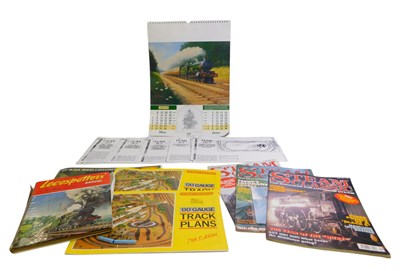 Lot 323 - Locomotive model railway and other...