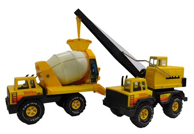Lot 357 - A Tonka pressed steel crane, and a Tonka...