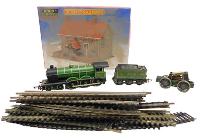 Lot 408 - Hornby OO gauge locomotive and...