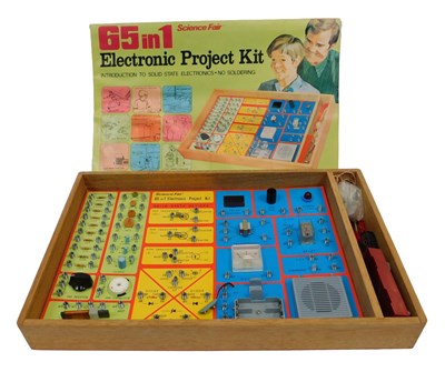 Lot 416 - A Science Fair 65-in-1 electronic project...