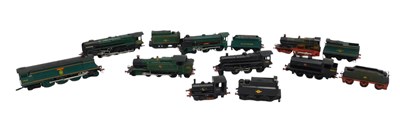 Lot 648 - A group of Airfix OO gauge locomotives and...