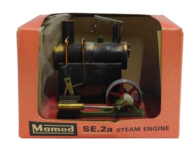 Lot 649 - A Mamod SE.2A steam engine, boxed.