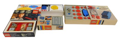 Lot 654 - A group of Lego, comprising sets 101, 872, 100,...