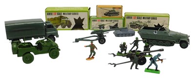 Lot 661 - A group of Airfix military related vehicles, 1:...