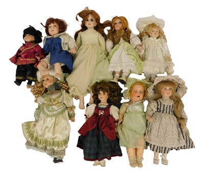 Lot 748 - Assorted collectors dolls, including Alberon,...