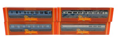 Lot 585 - Hornby OO gauge coaches, including R425 BR...