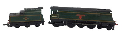 Lot 592 - A Tri-ang OO gauge streamline Battle of...
