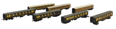 Lot 594 - Tri-ang and Wrenn OO gauge coaches, including...