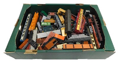 Lot 632 - Hornby Lima and other unboxed rolling stock,...