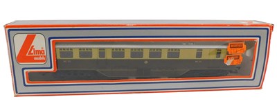 Lot 722 - A Lima Models OO gauge GWR AEC rail car, DCC...
