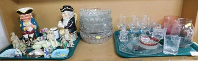 Lot 2006 - A quantity of decorative glassware, including...