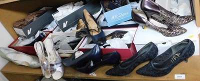 Lot 2007 - A quantity of lady's shoes, some boxed,...