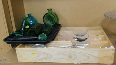 Lot 2011 - A quantity of loose plated flatware, together...