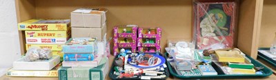 Lot 2026 - A quantity of boxed jigsaw puzzles, children's...