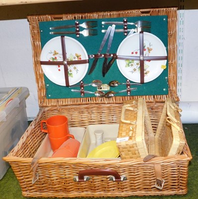 Lot 2111 - A mid-century Optima picnic set, contained...