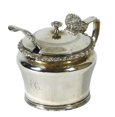 Lot 118 - A William IV silver mustard pot, with a...