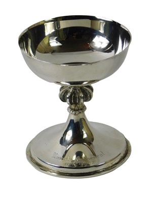 Lot 84 - A Lincoln Cathedral commemorative goblet,...