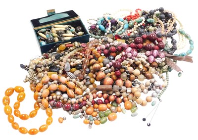 Lot 430 - A group of costume jewellery, necklaces,...