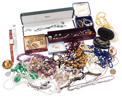 Lot 434 - Silver and costume jewellery, including...