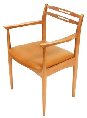 Lot 573 - A late 20thC beach carver chair, Harrington...