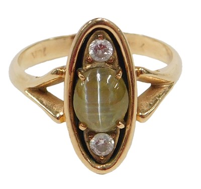 Lot 1081 - A 20thC cat's eye chrysoberyl and diamond...