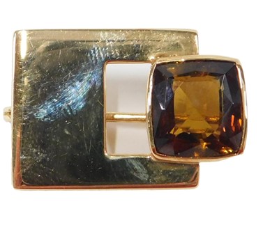 Lot 1082 - A 20thC andalusite brooch, in modern style,...