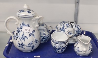 Lot 3014 - A Continental porcelain blue Danube pattern...