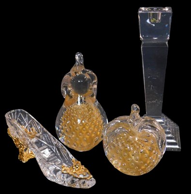 Lot 105 - A group of glassware, comprising a Nachtmann...