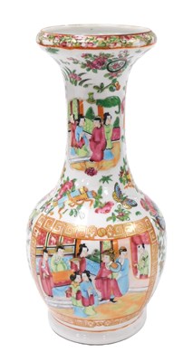 Lot 81 - A 19thC Qing dynasty Chinese porcelain bottle...