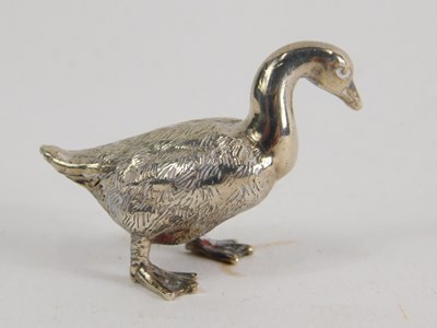Lot 155 - A modern silver goose, by Lexi Dick, 1.5oz.