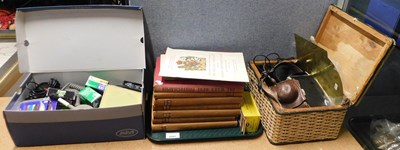 Lot 2001 - Vintage cameras, including Coronet, etc,...