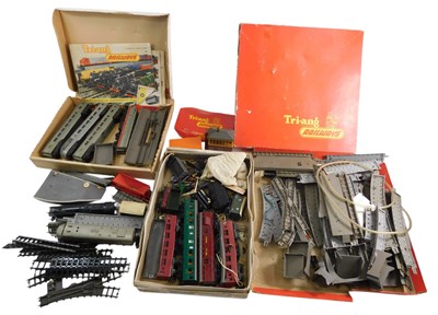 Lot 1175 - A quantity of Triang model railway track, some...