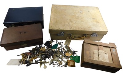 Lot 1176 - Miscellaneous items, to include antique...