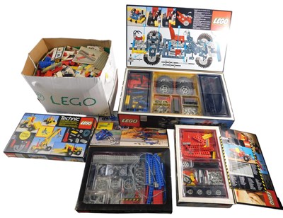 Lot 1177 - A quantity of Lego, to include Lego Technik...