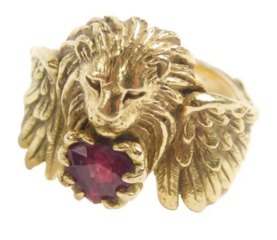 Lot 432 - A bespoke dress ring, formed as a lion's head...