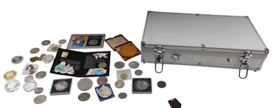 Lot 1304 - A quantity of silver and other commemorative...