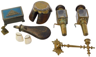 Lot 299 - A group of collectables, to include a horse...