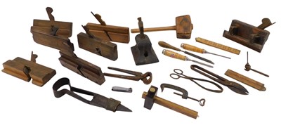 Lot 1443 - A large quantity of woodworking...