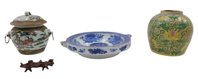Lot 1451 - Miscellaneous Oriental items, to include a...