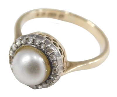 Lot 1013 - A 9ct gold and cultured pearl ring, in a...