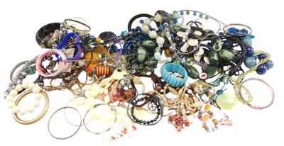 Lot 1027 - Costume jewellery, including necklaces,...