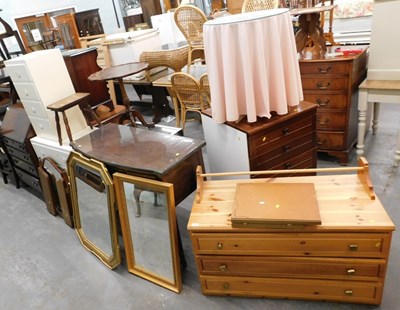 Lot 2521 - A group of furniture, to include a pine veneer...