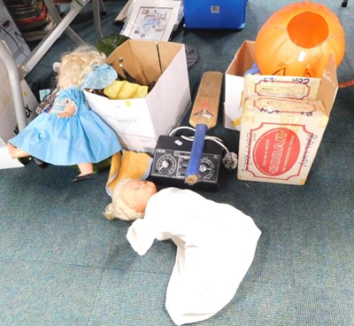 Lot 3101 - Various toys, to include dolls, plastic horse...