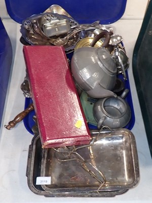 Lot 3119 - Various metalware, to include three piece tea...