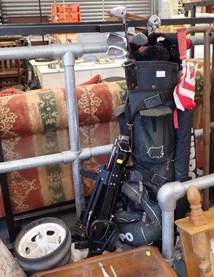 Lot 2593 - A Hippo golf bag, containing various Hippo...