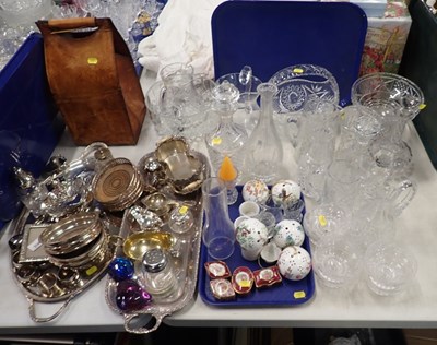 Lot 3146 - Various metalware, to include two twin handled...
